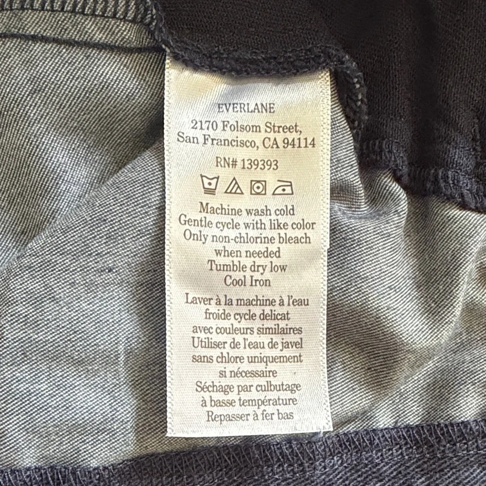 everlane | the utility barrel pant (tall) - navy - Picture 13 of 16